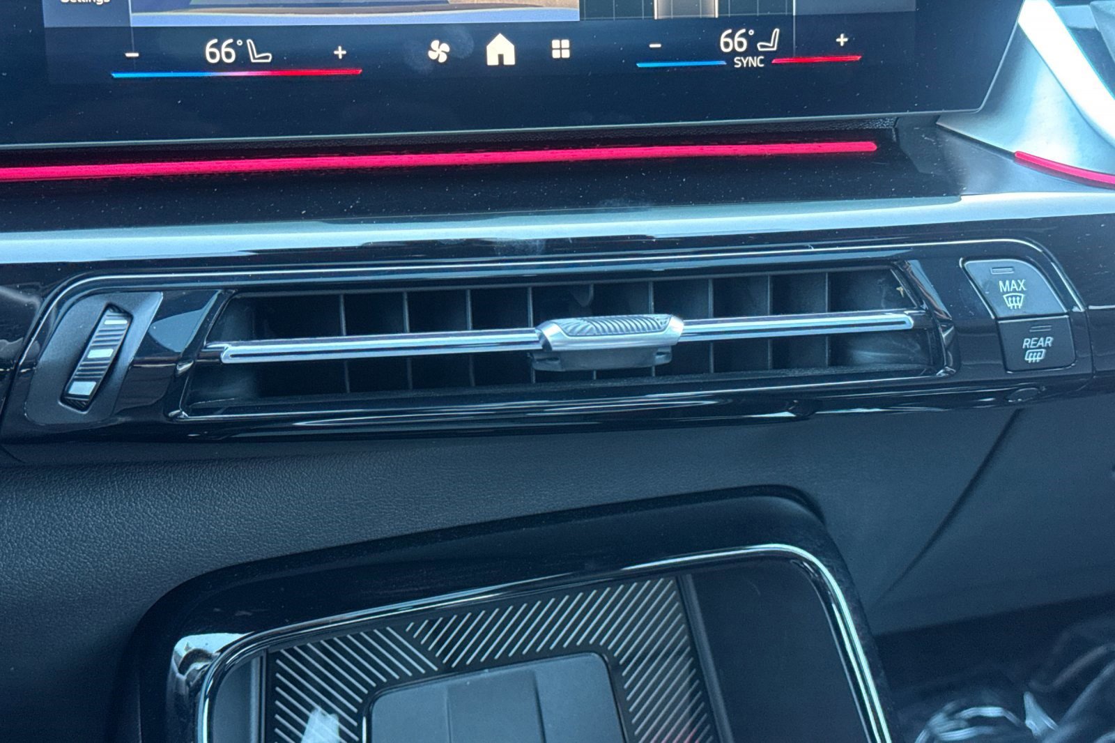 Used 2025 BMW X1 xDrive28i w/ Convenience Package image 18