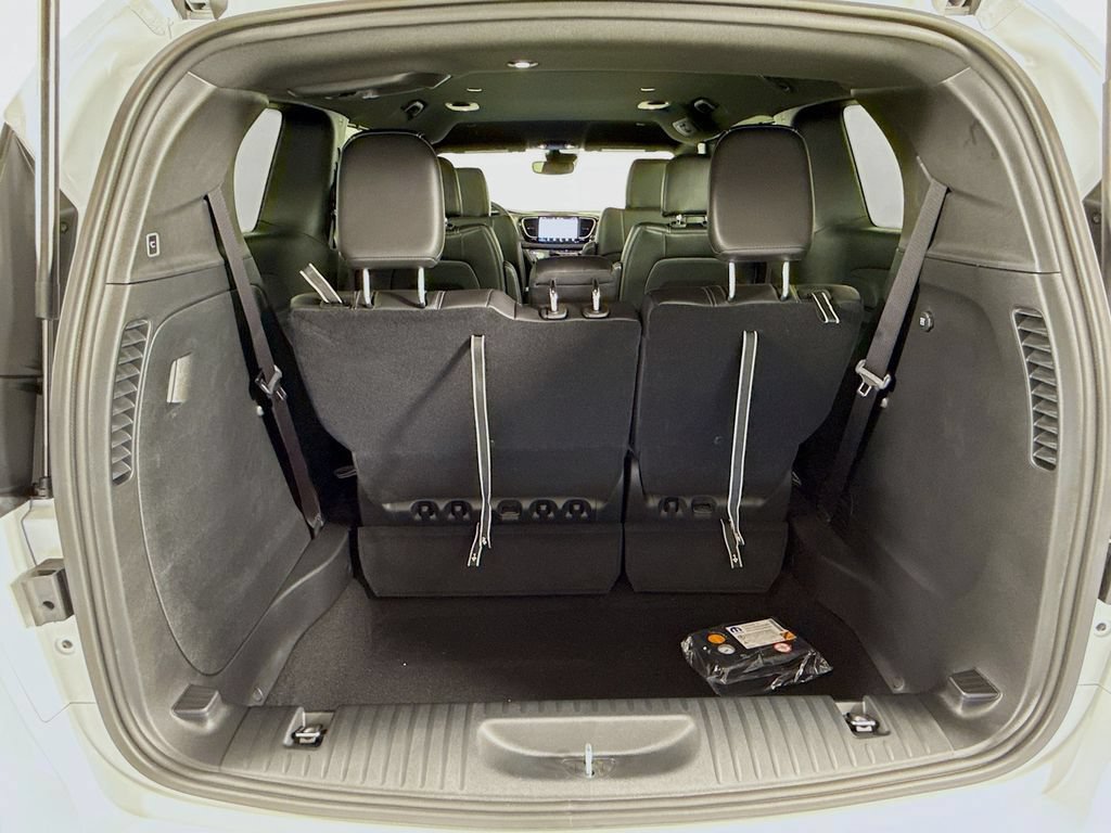 Used 2025 Chrysler Pacifica Select FWD image 25