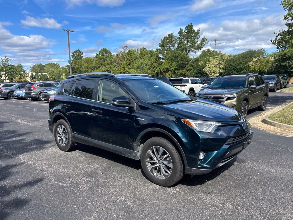 Used 2018 Toyota RAV4 XLE w/ Convenience Package AWD/4WD image 1