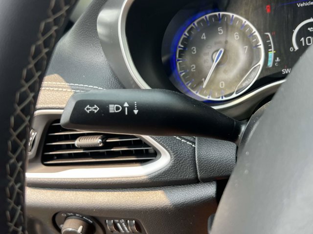 Used 2026 Chrysler Pacifica Select FWD image 22