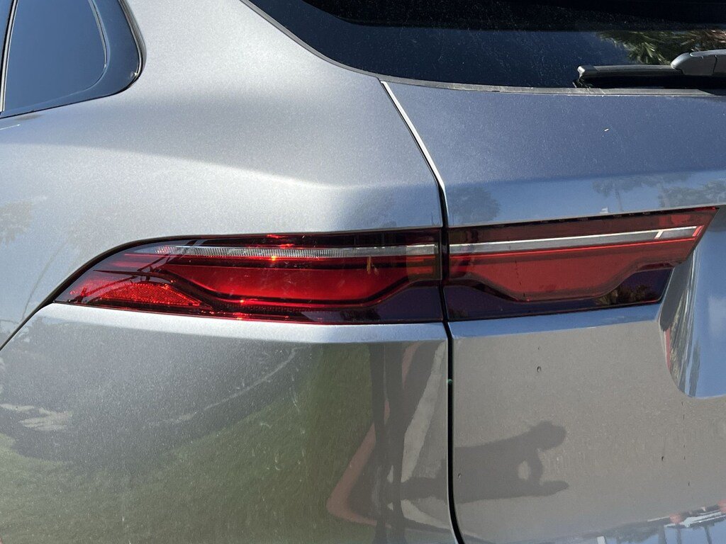 Used 2025 Jaguar F-PACE R-Dynamic S AWD/4WD image 11