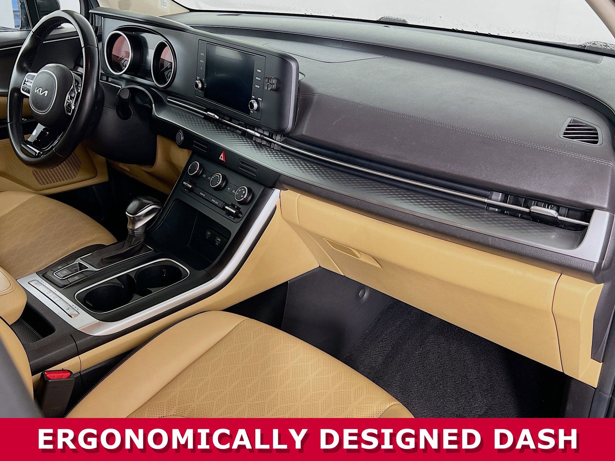 Used 2022 Kia Carnival LX image 21