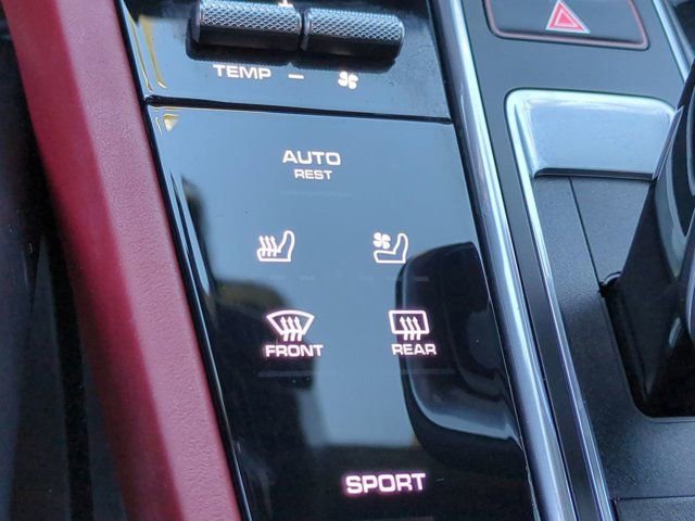 Used 2020 Porsche Cayenne S image 21