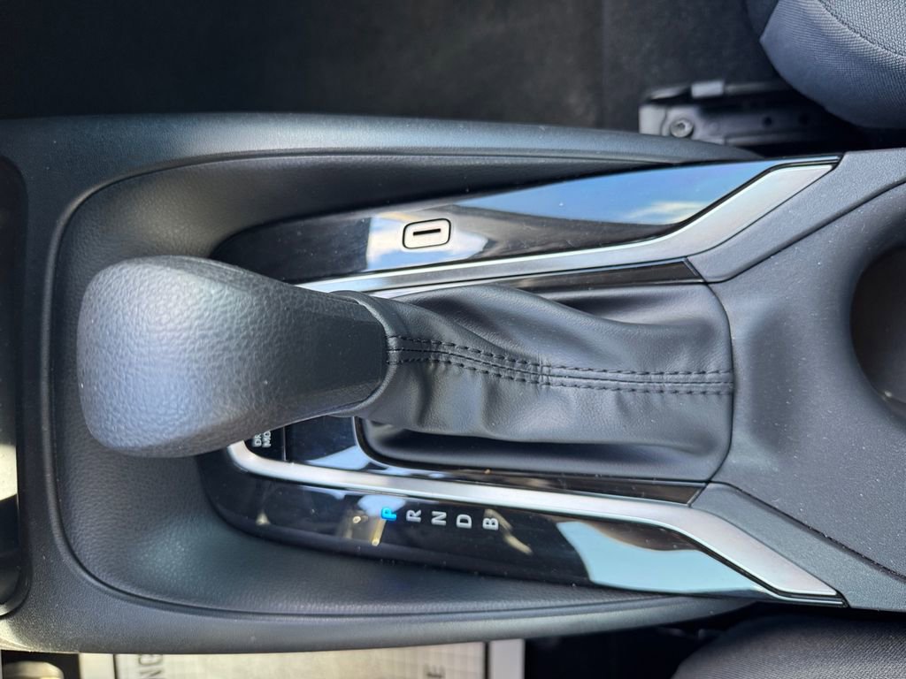 Used 2025 Toyota Corolla LE image 38