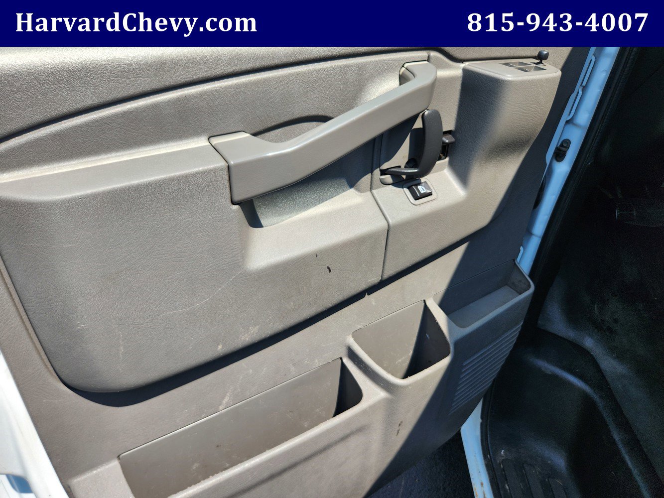 Used 2019 Chevrolet Express 3500 w/ Driver Convenience Package image 24