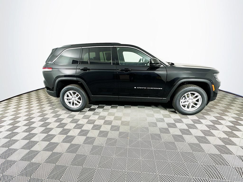 New 2026 Jeep Grand Cherokee Laredo AWD/4WD image 10