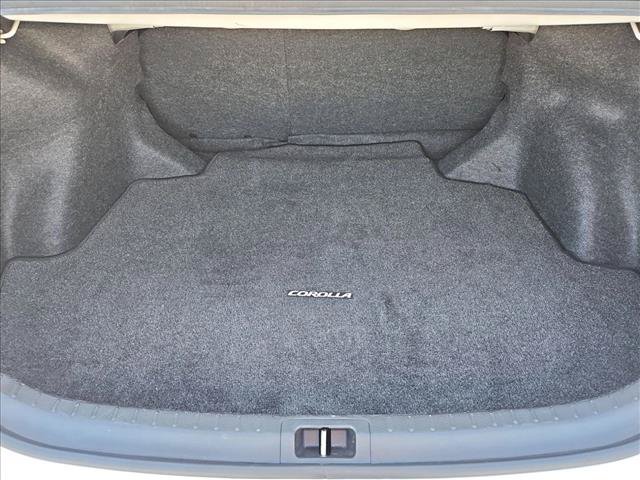 Used 2018 Toyota Corolla L w/ Carpet Mat Package (TMS) FWD image 6
