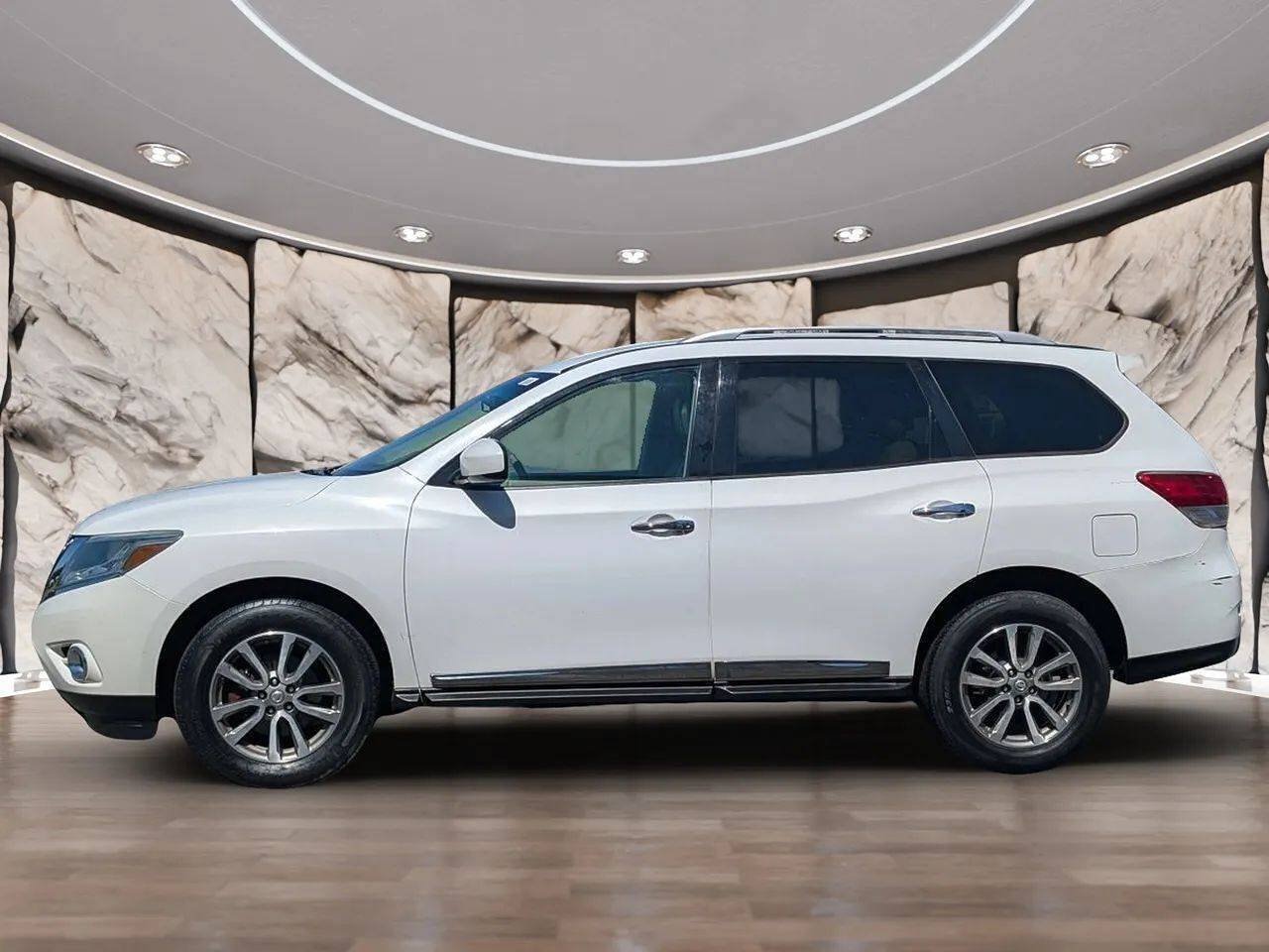 Used 2013 Nissan Pathfinder SL FWD image 9