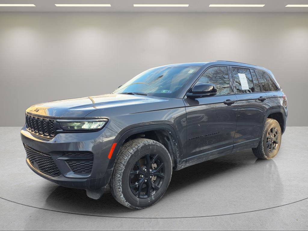Used 2024 Jeep Grand Cherokee Altitude image 1