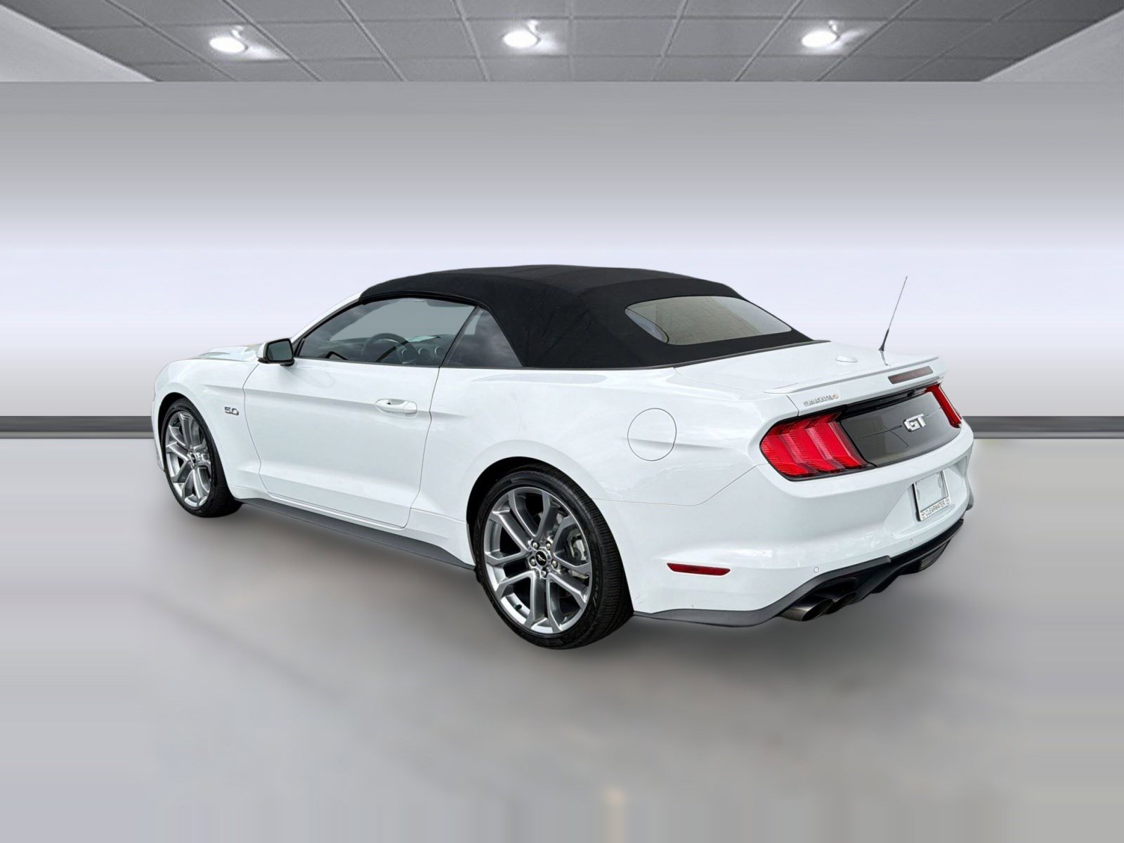 Used 2021 Ford Mustang GT Premium w/ Equipment Group 401A image 3