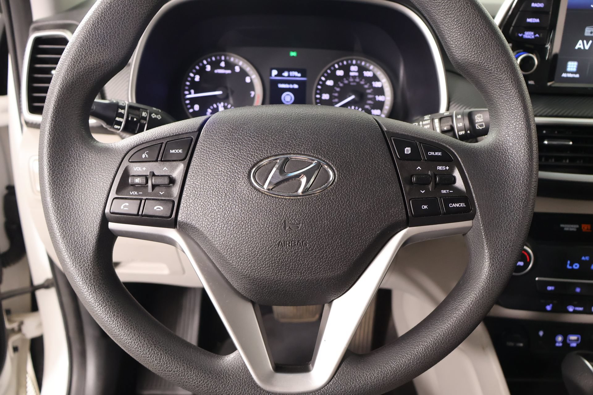 Used 2019 Hyundai Tucson Sport FWD image 3
