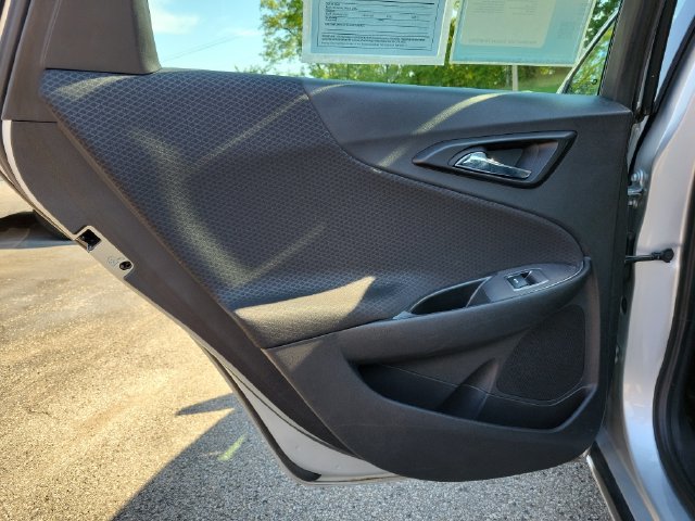 Used 2017 Chevrolet Malibu LT FWD image 12