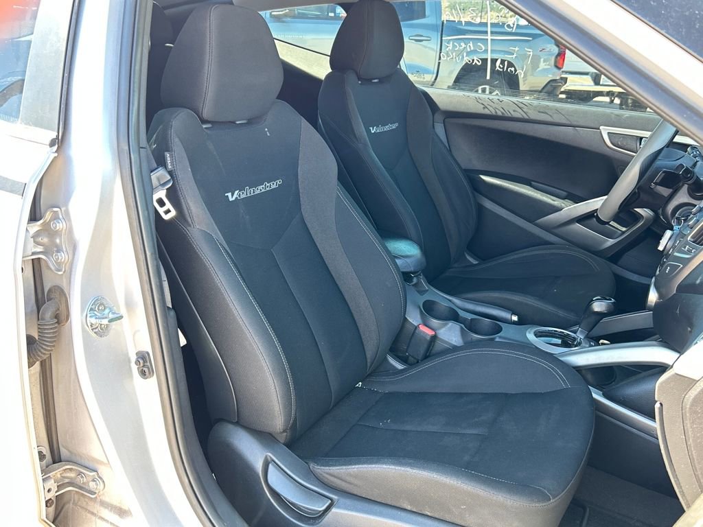 Used 2017 Hyundai Veloster image 15