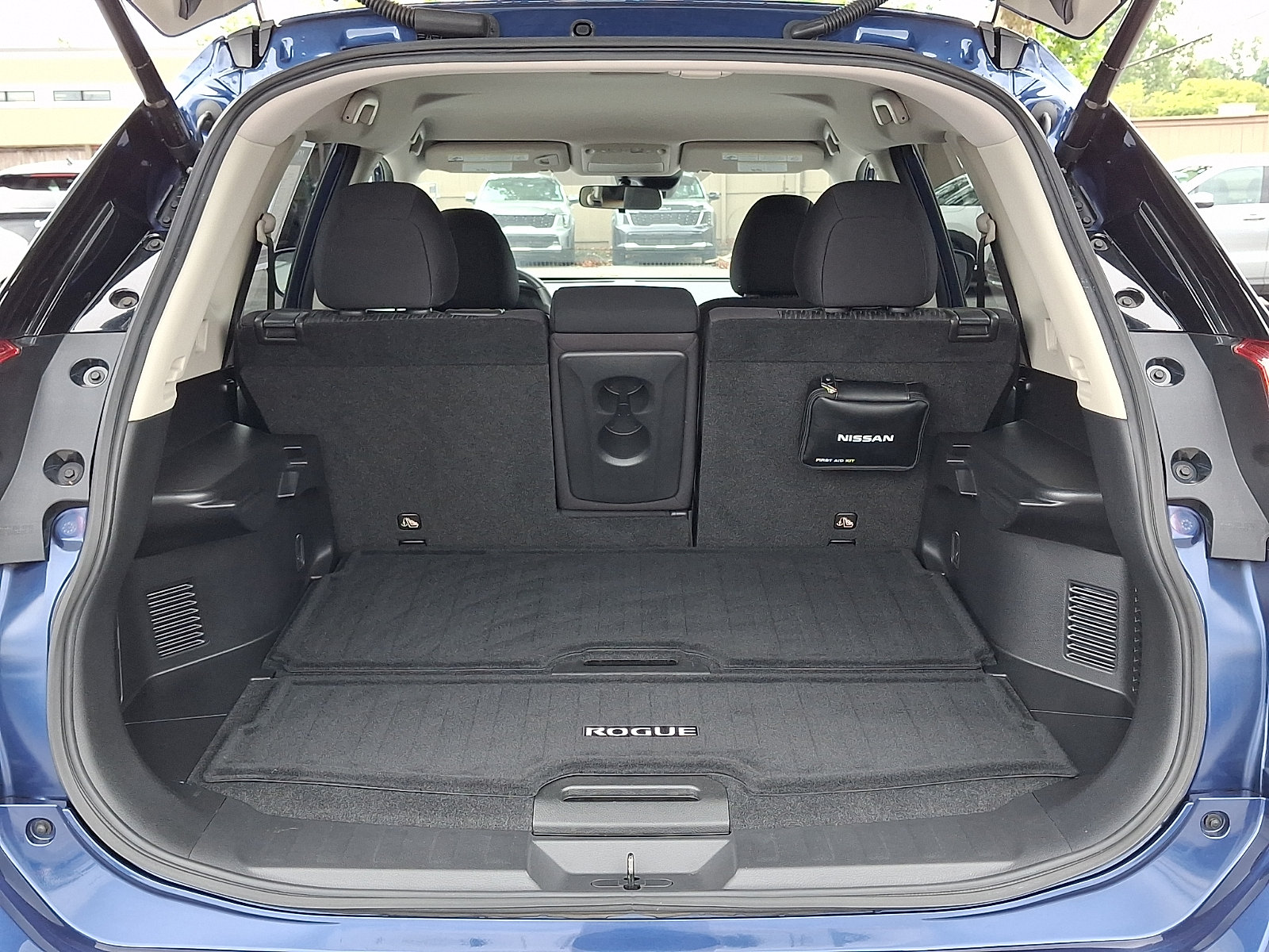 Used 2019 Nissan Rogue SV AWD/4WD image 27