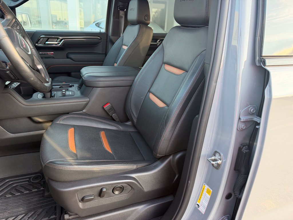 Used 2024 GMC Sierra 1500 AT4 w/ Technology Package AWD/4WD image 12