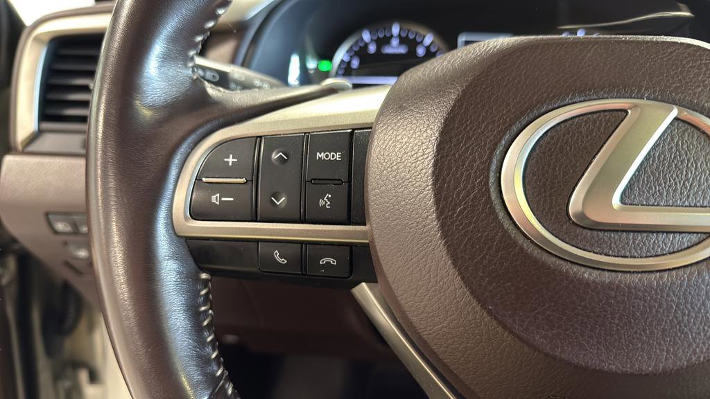 Used 2020 Lexus RX 350L Premium w/ Premium Package image 25