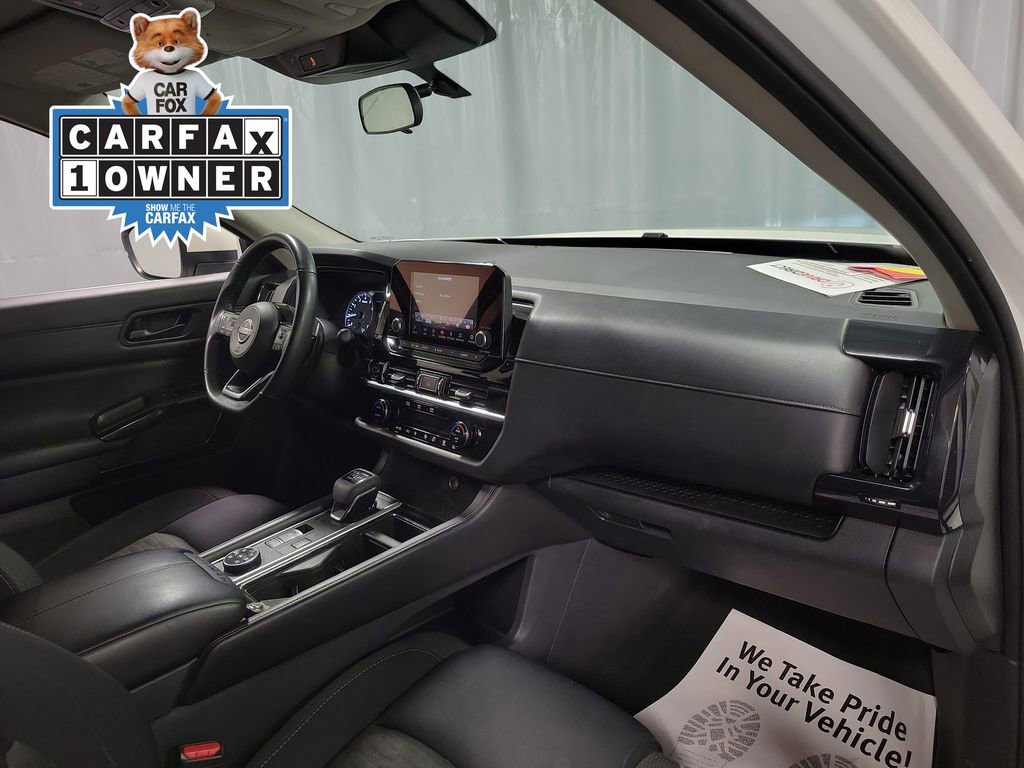 Used 2023 Nissan Pathfinder SV image 27
