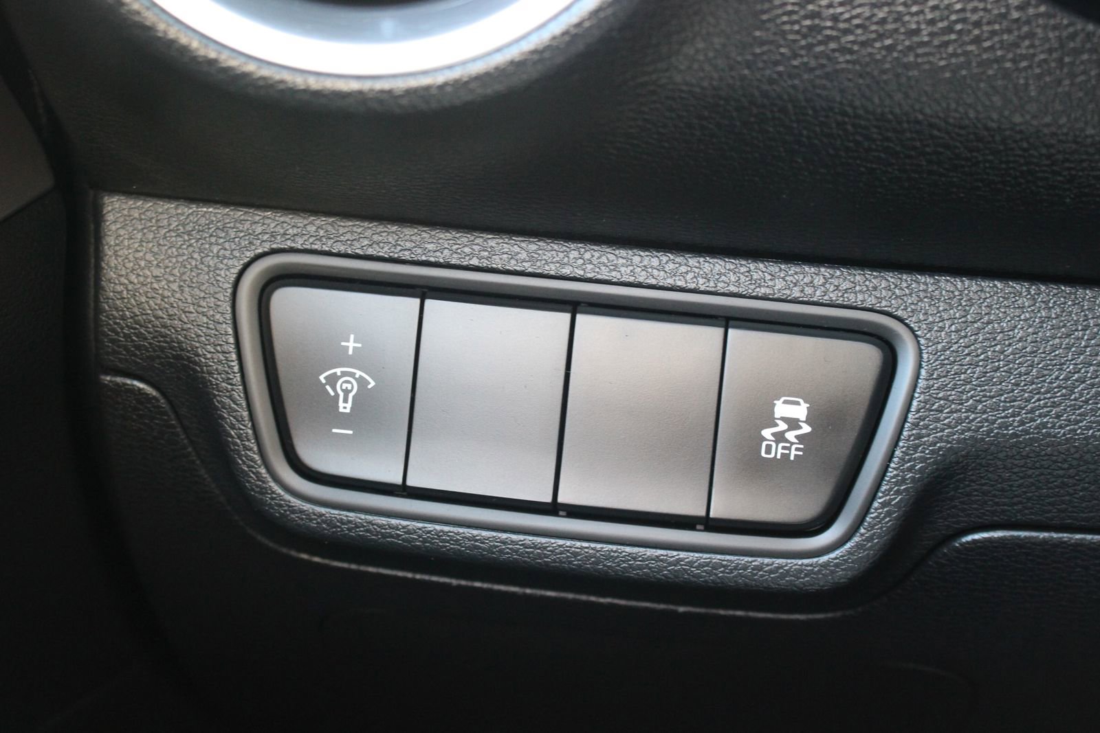 Certified 2023 Kia Forte LXS image 18