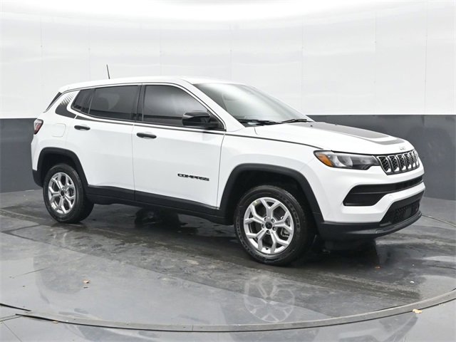Used 2025 Jeep Compass Sport w/ Mopar Graphics Package image 6