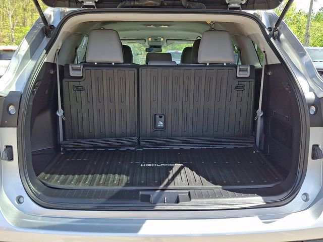 Used 2023 Toyota Highlander L FWD image 28