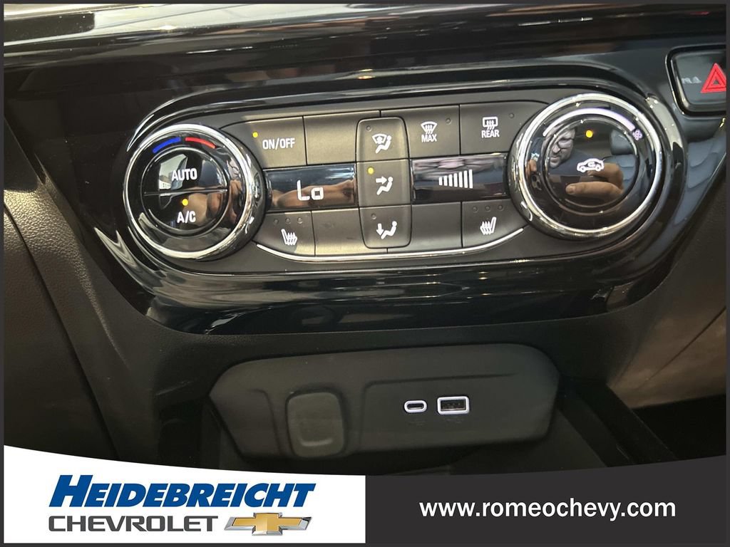 Used 2024 Chevrolet Trax ACTIV w/ Sunroof Package FWD image 23