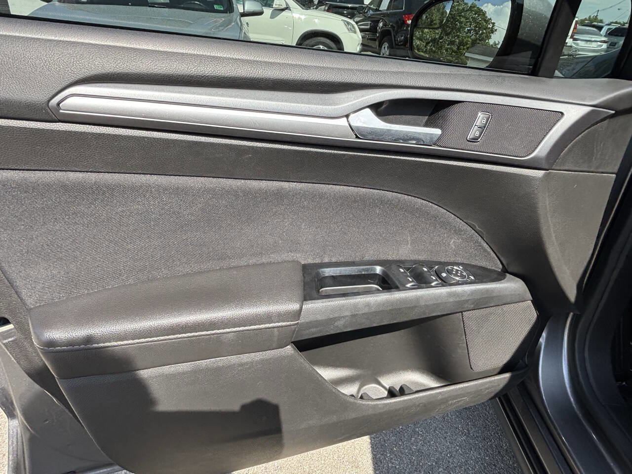 Used 2013 Ford Fusion SE image 12