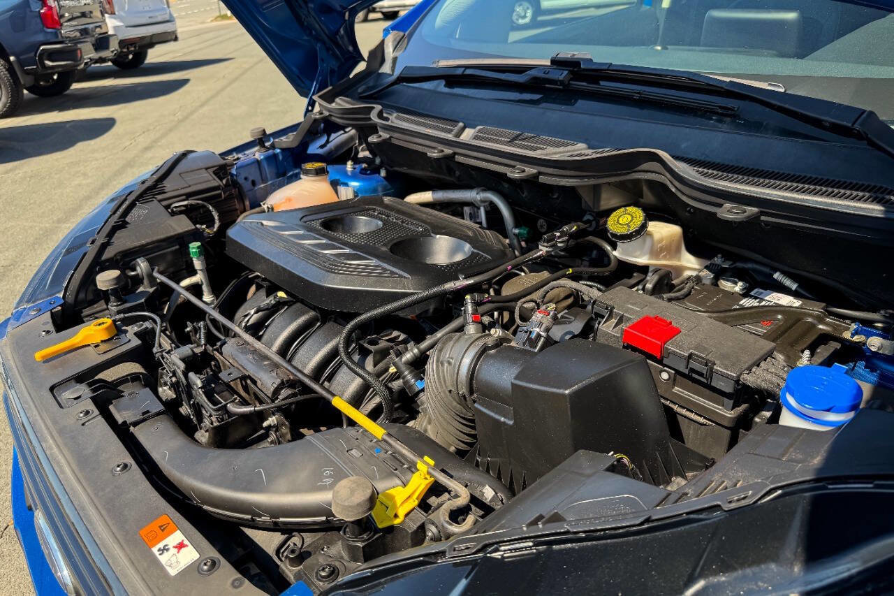 Used 2020 Ford EcoSport SES w/ SES Black Appearance Package image 32