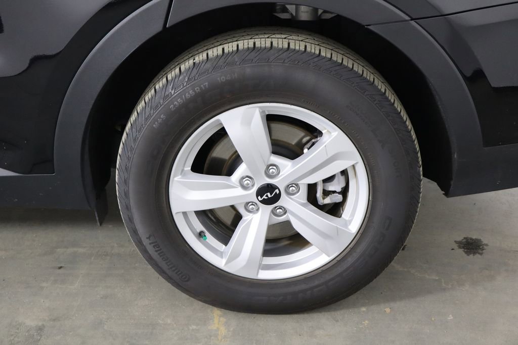 Used 2025 Kia Sorento LX image 40