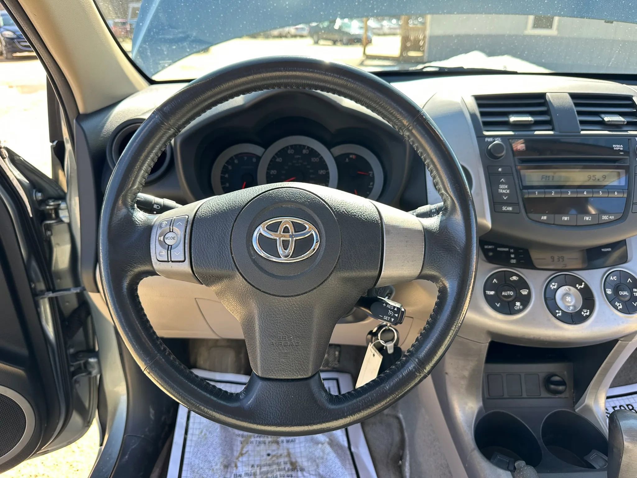 Used 2006 Toyota RAV4 Limited AWD/4WD image 17