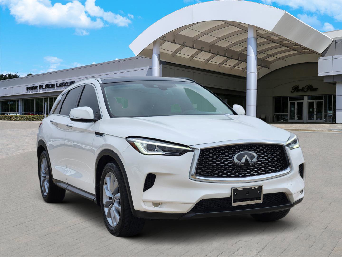 Used 2019 INFINITI QX50 Luxe w/ Navigation Package image 2