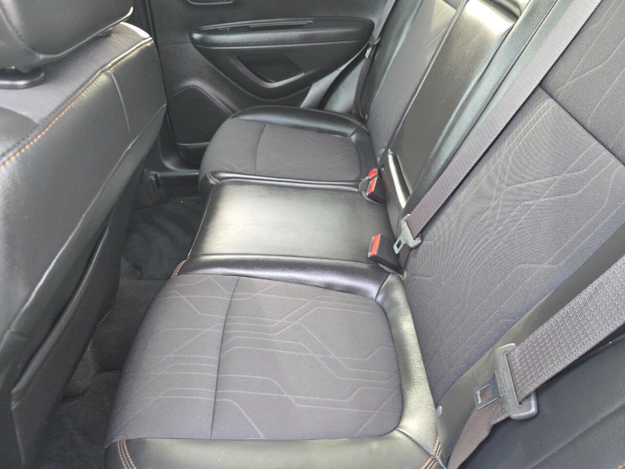 Used 2018 Chevrolet Trax LT w/ LT Convenience Package image 15