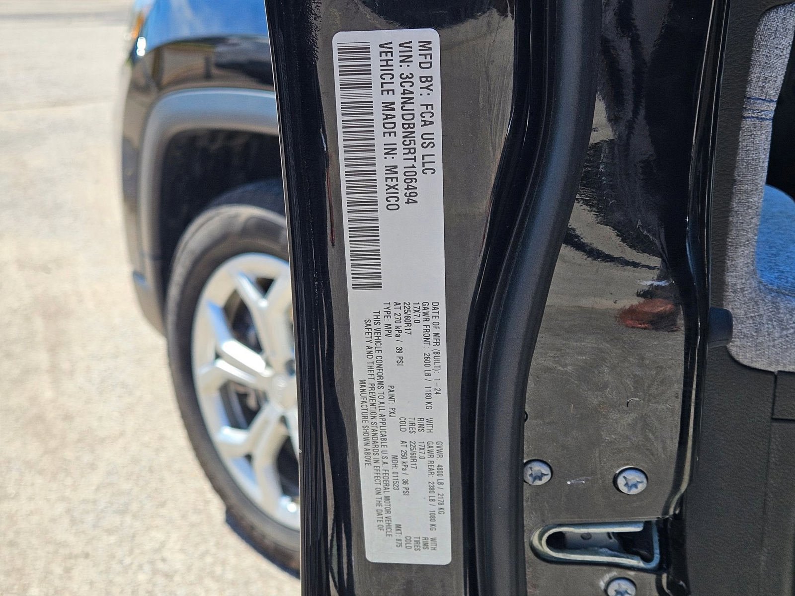 Used 2024 Jeep Compass Latitude AWD/4WD image 32