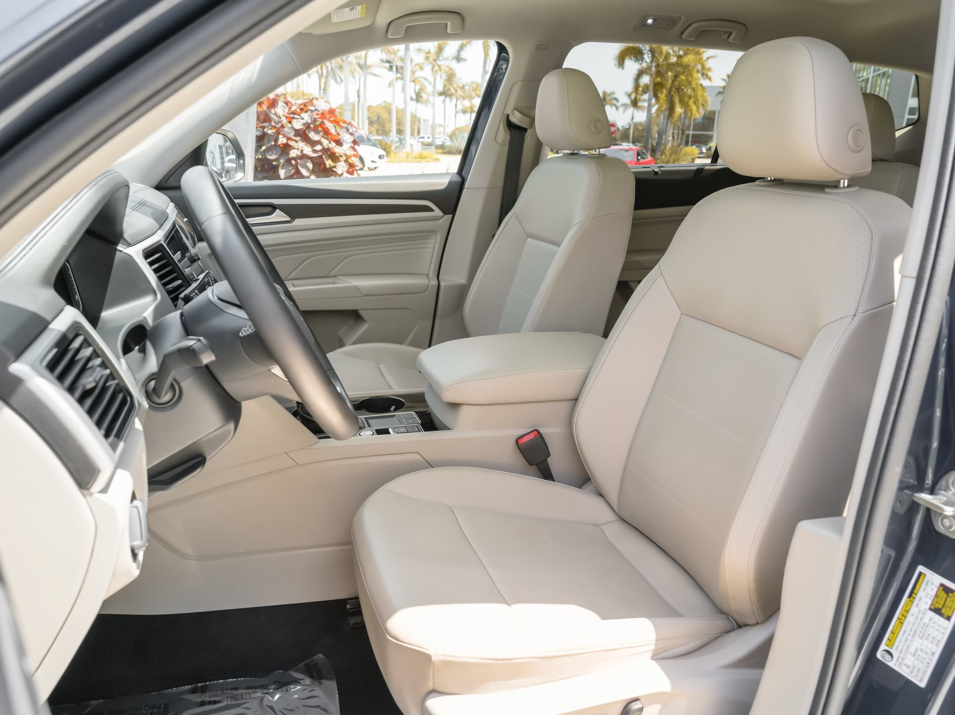 Used 2022 Volkswagen Atlas SE w/ Panoramic Sunroof Package FWD image 8