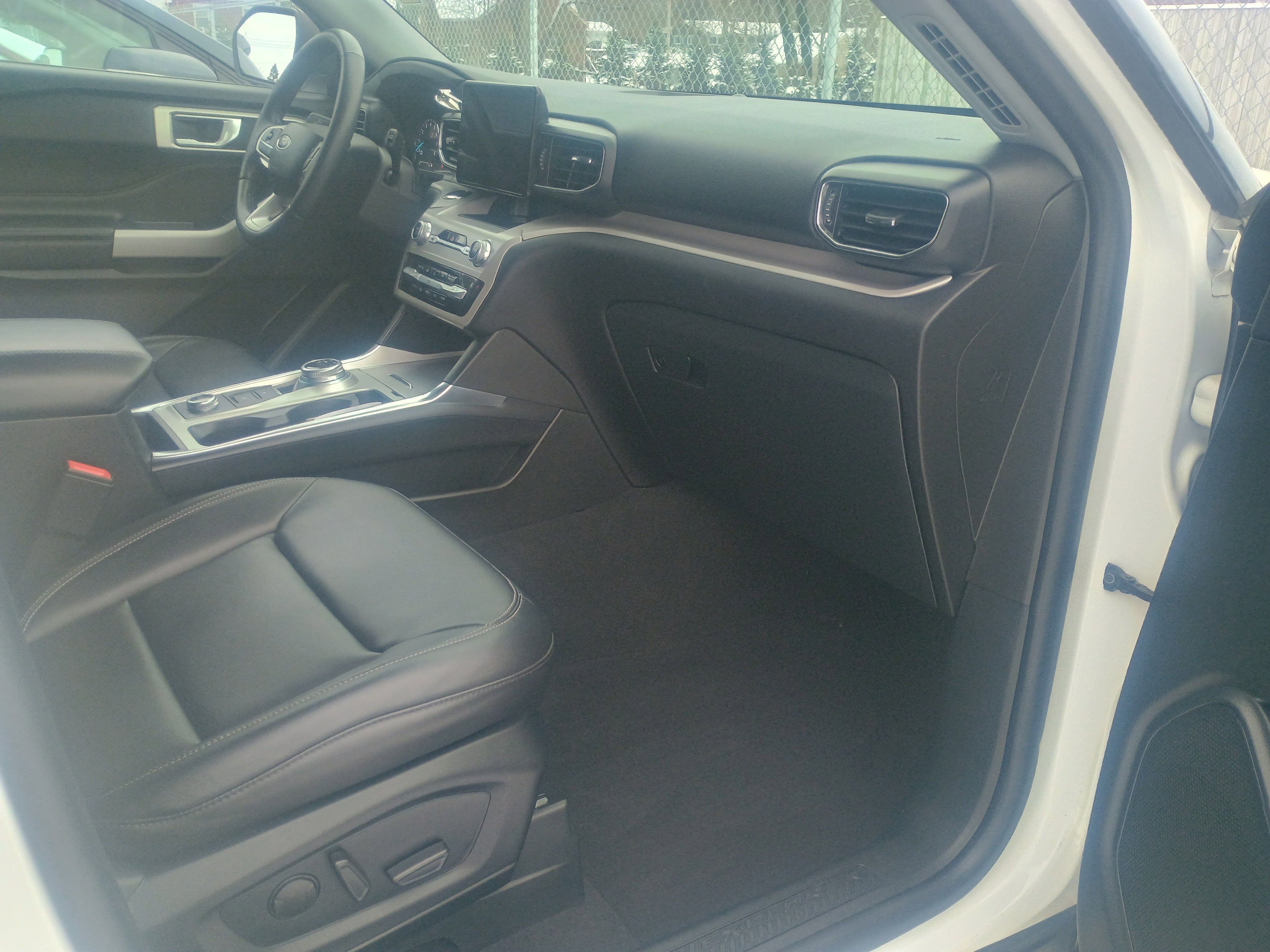 Certified 2023 Ford Explorer XLT w/ Equipment Group 202A image 15