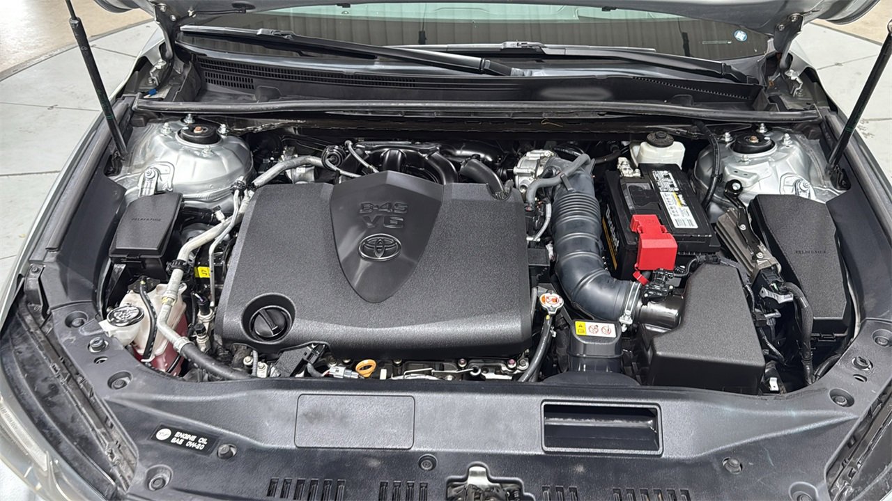 Used 2020 Toyota Avalon Limited image 25