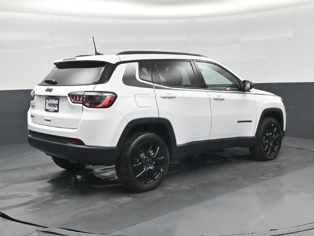 New 2027 Jeep Compass Latitude AWD/4WD image 3