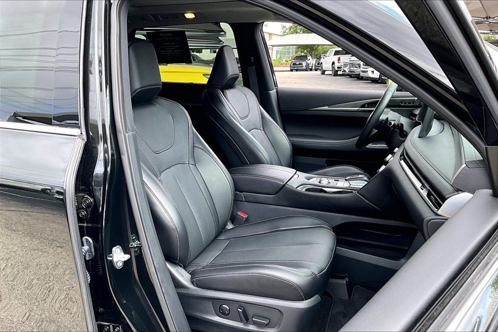Certified 2025 INFINITI QX60 Luxe AWD/4WD image 10