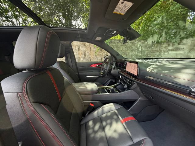Used 2024 Chevrolet Traverse RS AWD/4WD image 29
