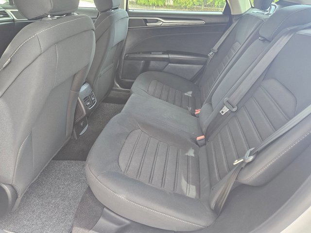 Used 2020 Ford Fusion SE image 17