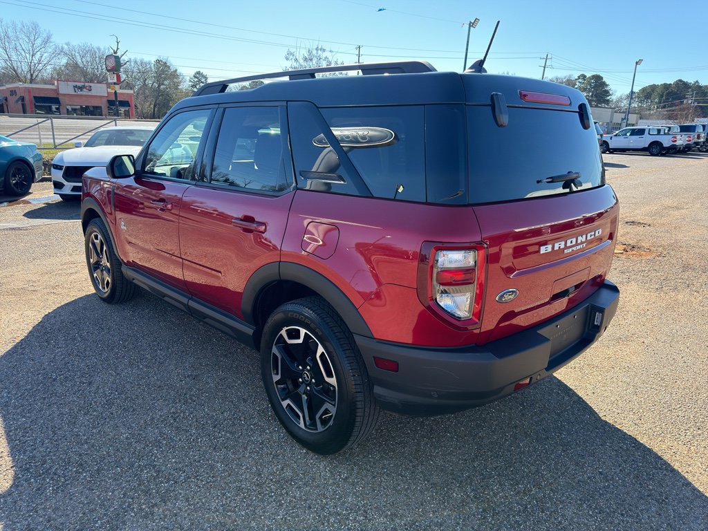 Used 2021 Ford Bronco Sport Outer Banks w/ Outer Banks Package image 3