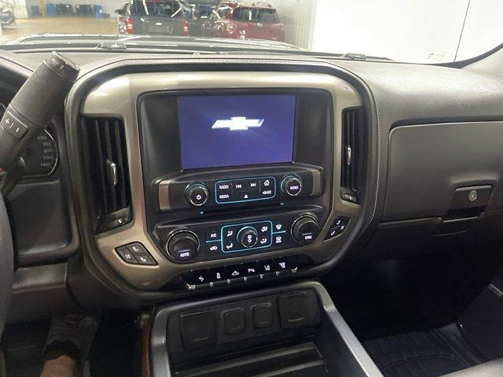 Used 2018 Chevrolet Silverado 2500 High Country w/ Duramax Plus Package AWD/4WD image 21