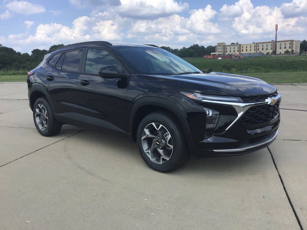 New 2025 Chevrolet Trax LT