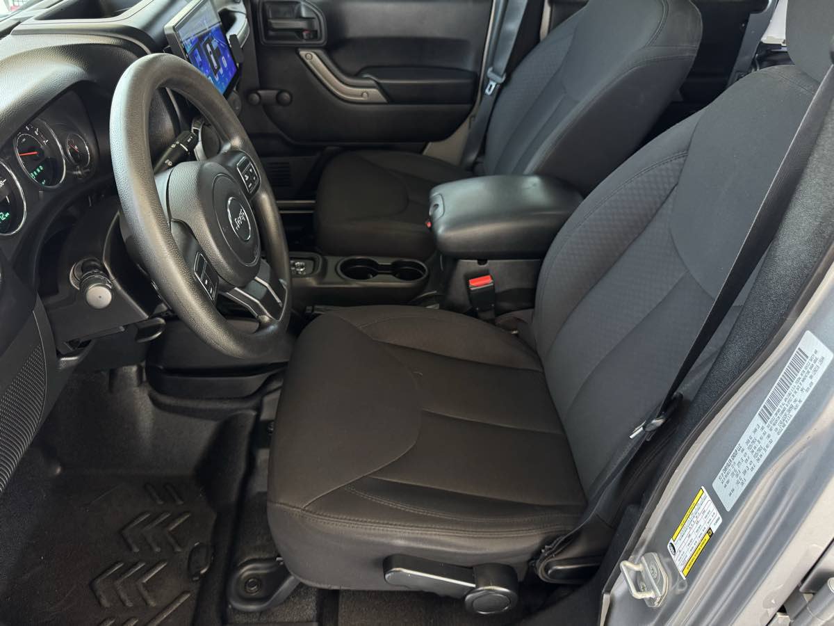Used 2015 Jeep Wrangler Unlimited Sport AWD/4WD image 13