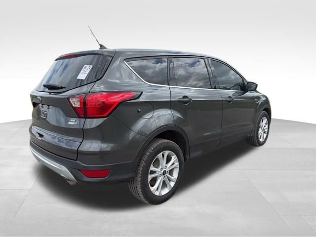Used 2019 Ford Escape SE image 4