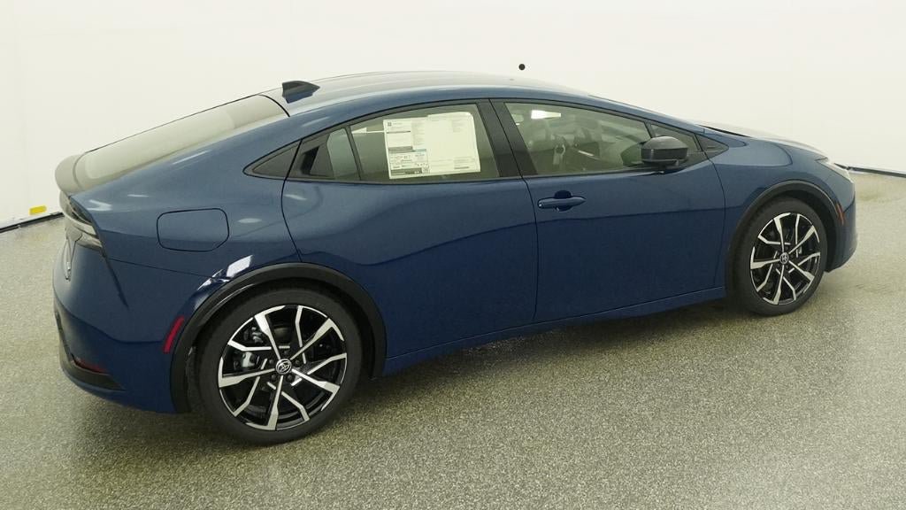 New 2026 Toyota Prius Plug-In Hybrid FWD image 10
