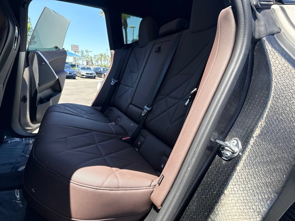 Used 2026 BMW iX xDrive45 AWD/4WD image 12