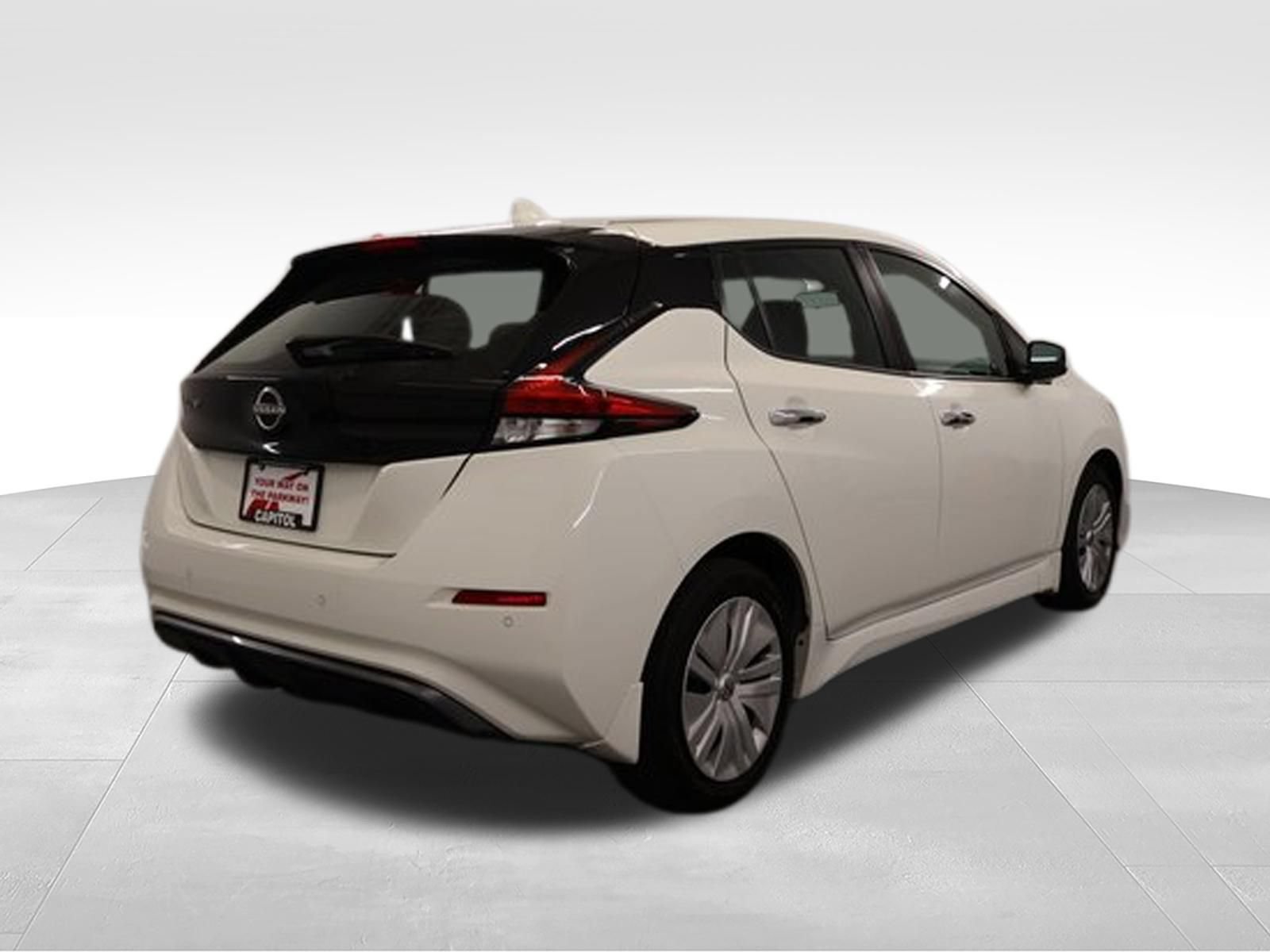 Used 2025 Nissan Leaf S FWD image 2