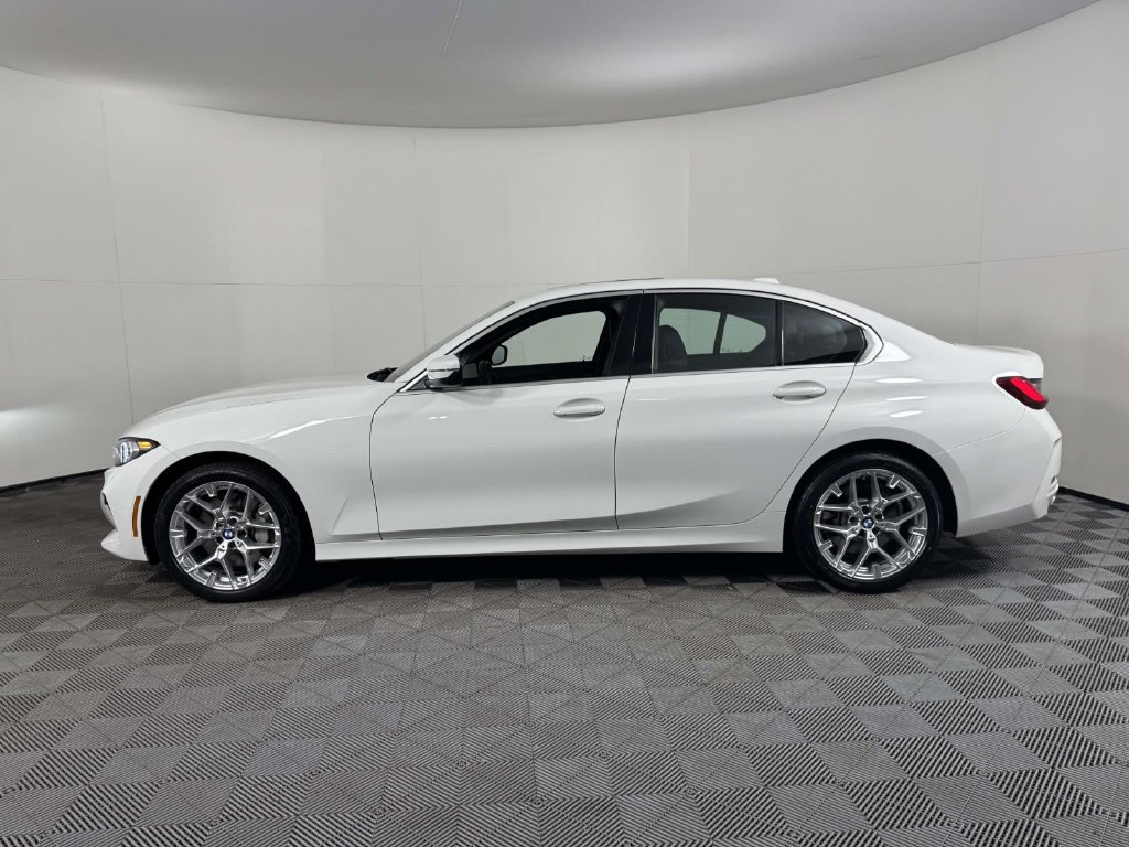 Used 2026 BMW 330i xDrive Sedan w/ Convenience Package AWD/4WD image 11