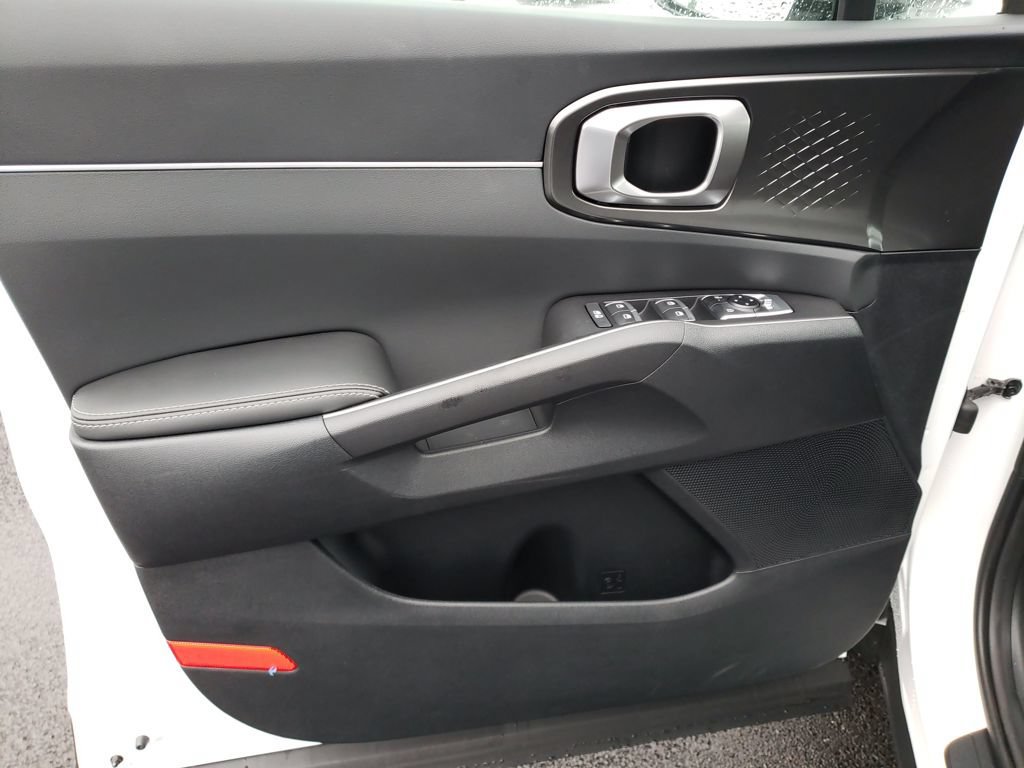 New 2026 Kia Sorento S w/ S Panoramic Sunroof Package FWD image 16