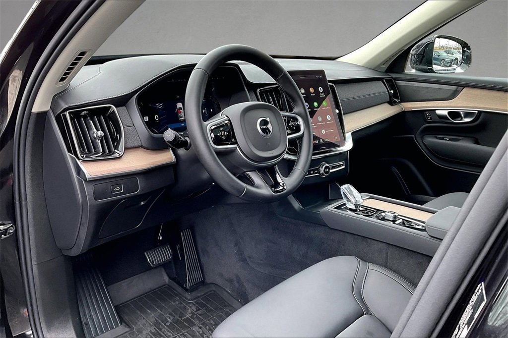 Certified 2026 Volvo XC90 B6 Plus w/ Protection Package Premier image 17